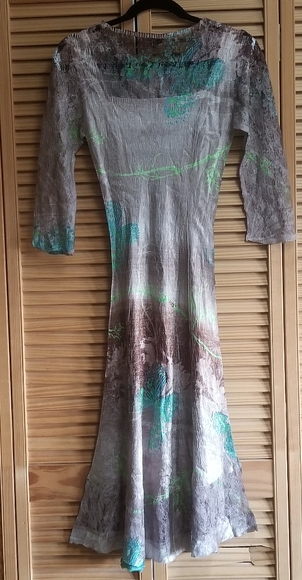 Komarov Crinkled Keyhole Dress with 3/4 Sleeves - Picture 3 of 4